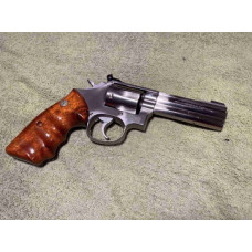 Smith & Wesson Revolver 617 Masterpiece .22